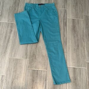 NWOT GLORIA VANDERBILT  TURQUOISE JEANS